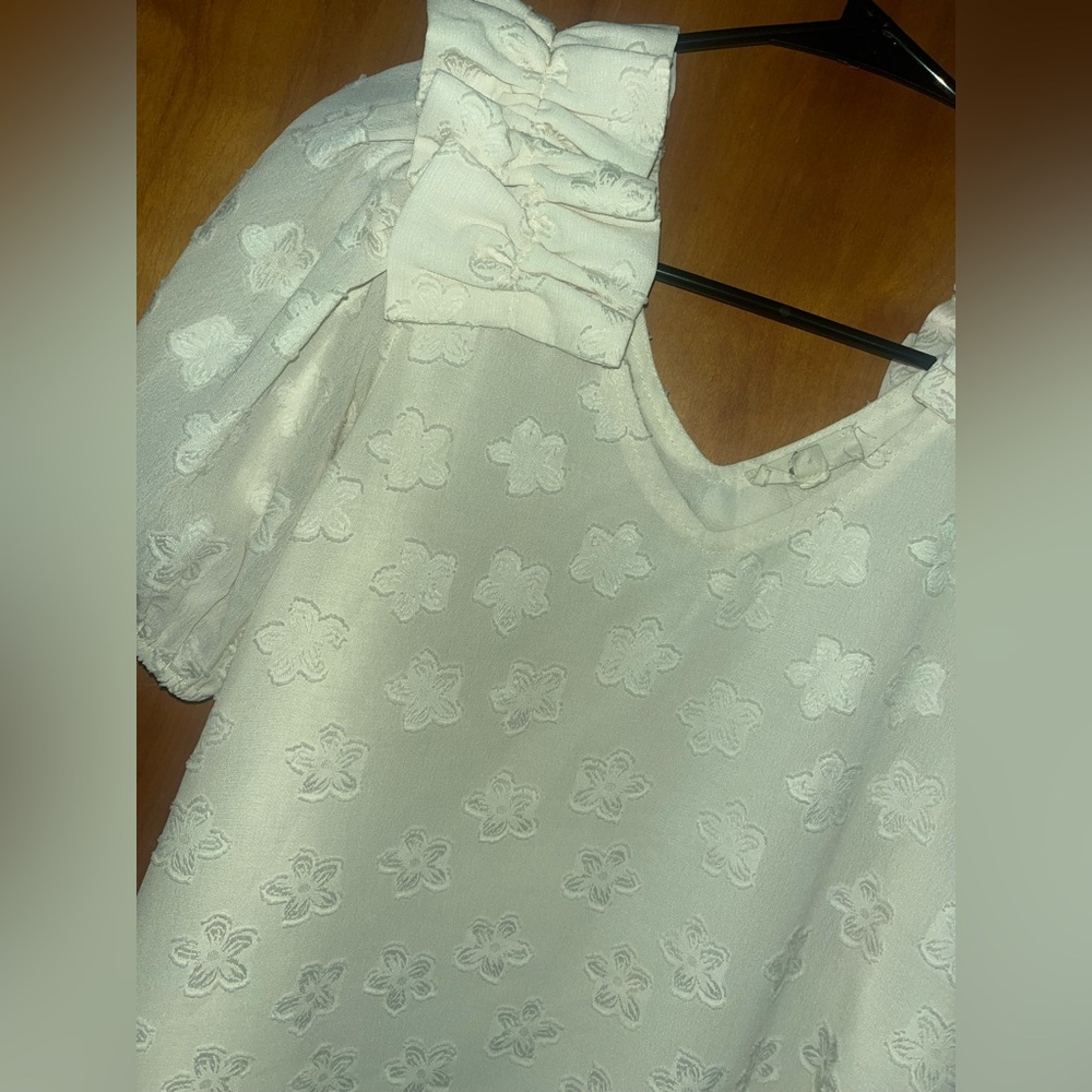 Entro Cream Ruffled Blouse - Picture 2 of 4